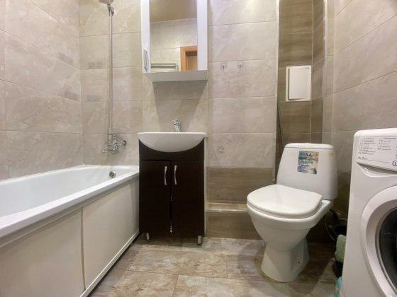 Сдам двухкомнатную квартиру в Ворошиловском районе, Белый Лебедь Донецк