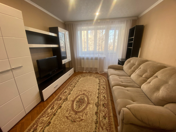 Сдам двухкомнатную квартиру в Ворошиловском районе, Белый Лебедь Донецк