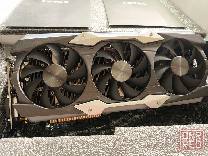 Видеокарта zotac 1080ti amp extrime edition топ среди 1080 моделей, даст фору новинкам Макеевка - изображение 1