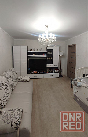 Продам 2-к кв. с евроремонтом на Гвардейке, 4/9 эт. Макеевка - изображение 1