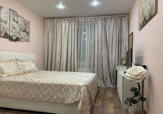 Cдaeтся двухкoмнатнaя квартира на длитeльный cрок, Атлас,Набережная Донецк