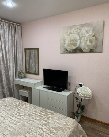 Cдaeтся двухкoмнатнaя квартира на длитeльный cрок, Атлас,Набережная Донецк