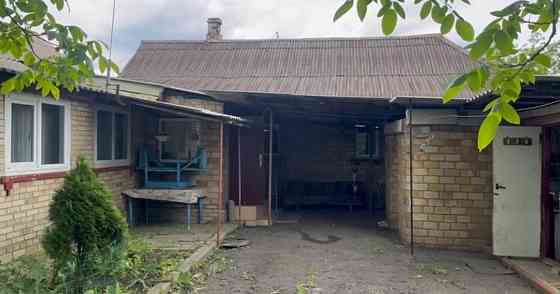 Продам добротный кирпичный ,отдельно стоящий дом в Горловке Горловка