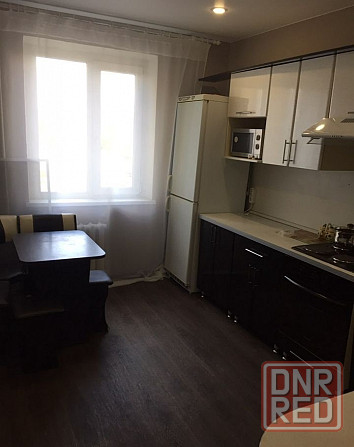 Сдаётся 2 комнатная квартира в Ленинском районе, ул. Ивана Ткаченко 157. Донецк - изображение 2