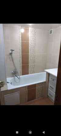 сдам 2 к.кв. калининск. р. пархоменко 50000 р торг бойлер 100 л.. Донецк