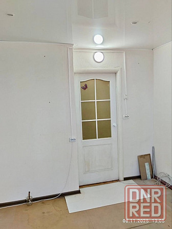 Продаётся 1 комнатная квартира гостиного типа в Приморском районе по проспекту Строителей. Мариуполь - изображение 1