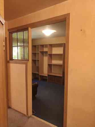 Калининский рынок, 3к. кв-ра, ул. Владычанского, 1/5 Донецк