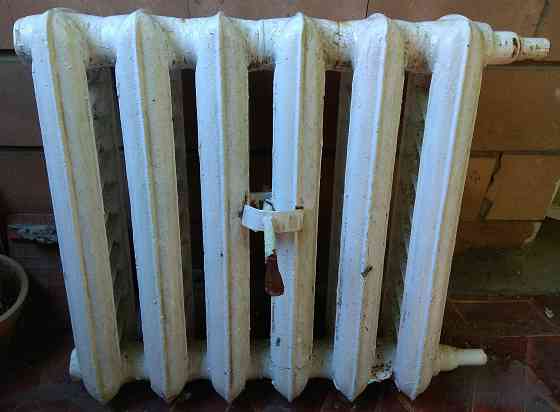 Чугунная батарея старого образца  Донецк