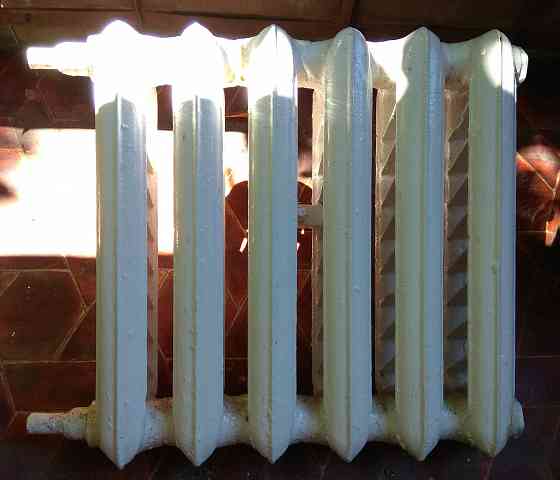 Чугунная батарея старого образца  Донецк