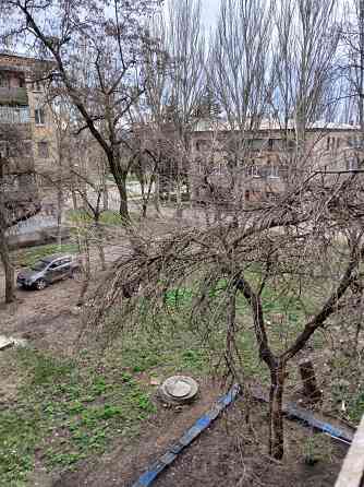 Снижена цена .Продам 2 комнатную кварттиру под ремонт пл. Свободы Донецк