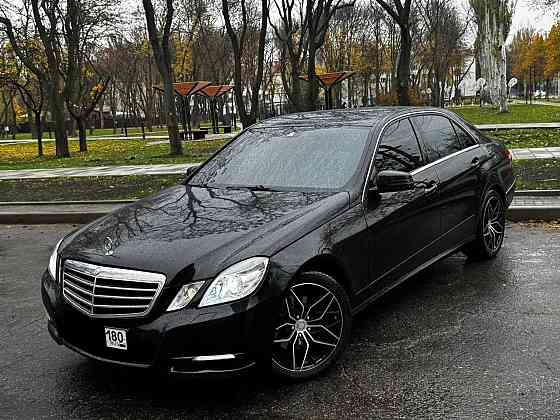 в продаж красивый и в тоже время строгий Mercedes Benz E-Class W212 Донецк