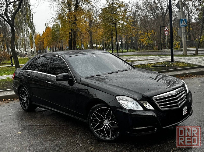 в продаж красивый и в тоже время строгий Mercedes Benz E-Class W212 Донецк - изображение 1
