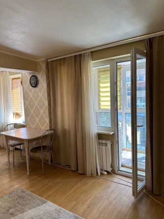 Продается 2-х комнатная в центре Донецк