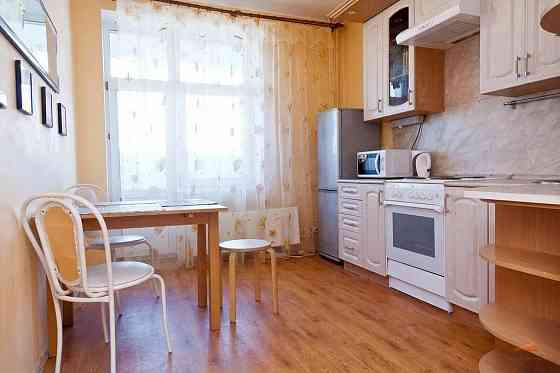 трехкомнатная квартира в киевском районе 25 000 рублей. Донецк
