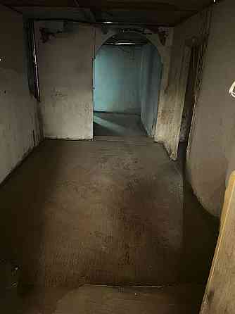 Продам Офисное помещения в центре Луганска (ул. Карла Маркса, 5) Луганск