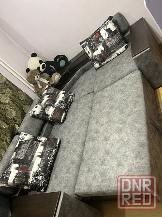 Продам диван раскладной в хорошем состоянии, с подушками и местами для хранения. Калининский р-н. + Донецк - изображение 1