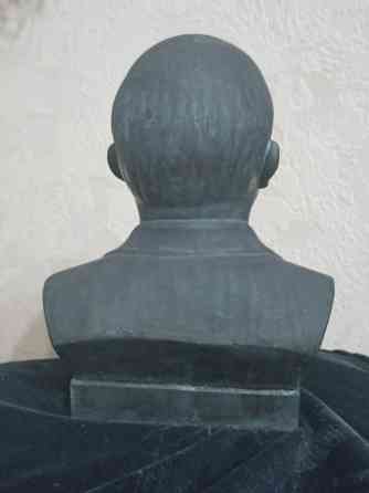 Бюст в.и.ленина , времён ссср Донецк