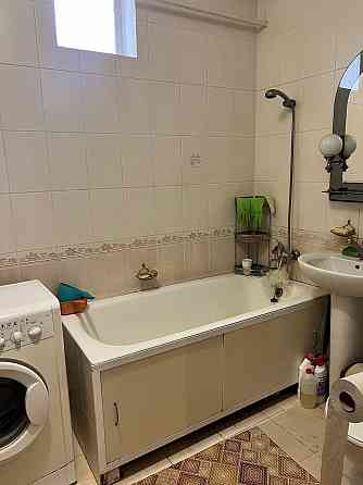 Просторный дом 130кв + 6соток земли (гос.акт), ориентир жд Донецк