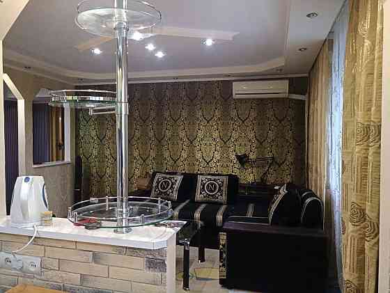 Универмаг " Донбасс", 2к. кв-ра, евроремонт, 3/4, ул. Куйбышева Донецк