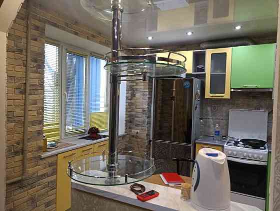 Универмаг " Донбасс", 2к. кв-ра, евроремонт, 3/4, ул. Куйбышева Донецк