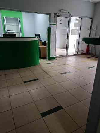 Продам бывшее помещение банка 109 м кв. на Артема ж/д вокзал Донецк