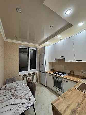 Просторная 2-комнатная квартира с дизайнерским ремонтом в г. Новый Свет Старобешево