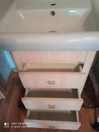 срочно дешево продам комплект мебели для ванной комнаты Макеевка