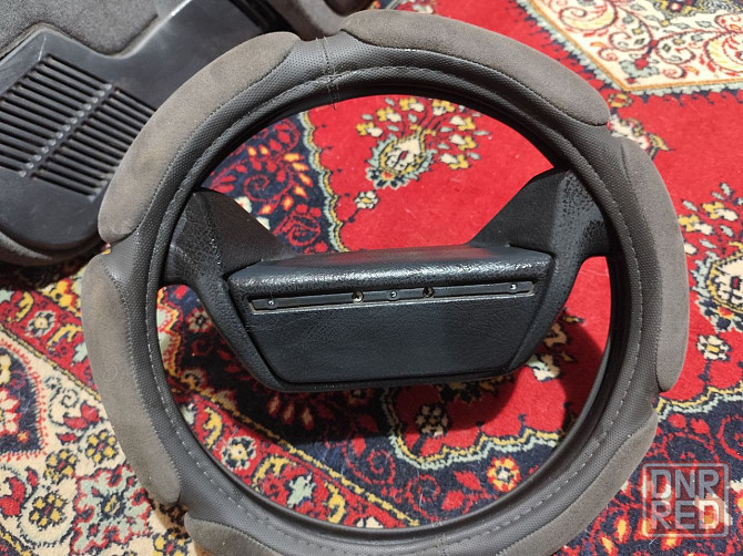 Кресла, дверные карты и оригинальный руль на ваз 2110 Макеевка - изображение 3