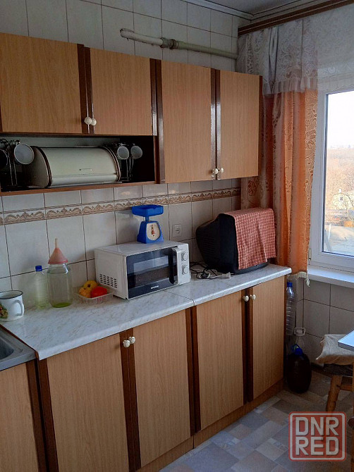 Продажа 2х комнатной квартиры в городе Макеевка кв-л Комсомольский, между ост3/5 и о Макеевка - изображение 1