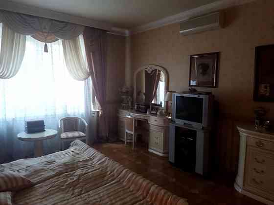 4 комнатная, 212м2, площадь Ленина Донецк