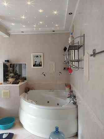 4 комнатная, 212м2, площадь Ленина Донецк