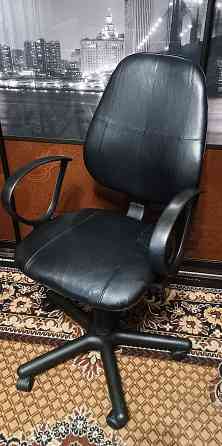 кресло на роликах, мягкая яловая кожа Донецк