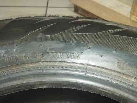 Продам зимнюю резину Pirelli 225/65R17 Донецк