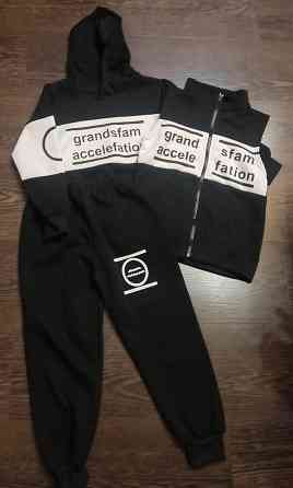 теплый костюм с начесом на 4-5 лет на рост 110 см Донецк