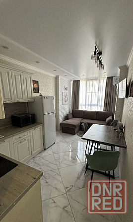 Сдаётся в Донецке однокомнатная квартира, Набережная , с эксклюзивным дизайнерским ремонтом, технико Донецк - изображение 2