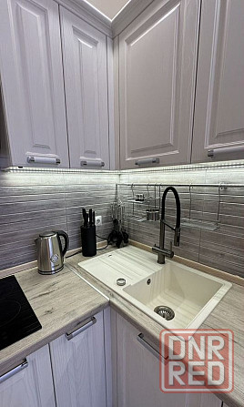 Сдаётся в Донецке однокомнатная квартира, Набережная , с эксклюзивным дизайнерским ремонтом, технико Донецк - изображение 1