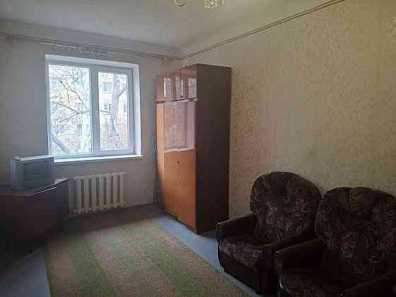 Продам 1- комнатную сталинку. Стоматология. Донецк