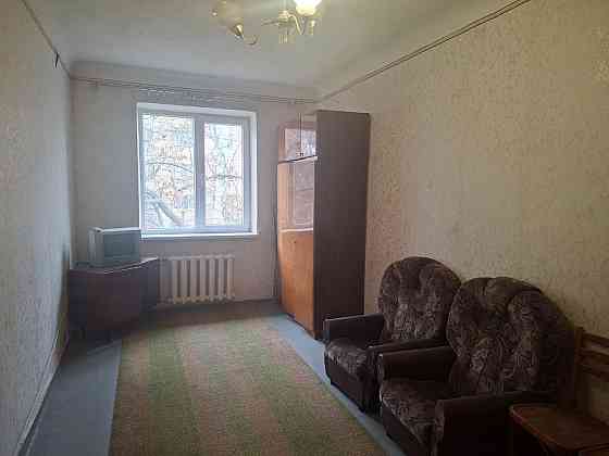 Продам 1- комнатную сталинку. Стоматология. Донецк