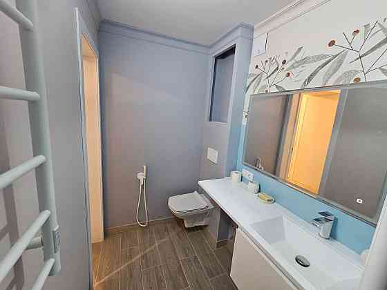 Продажа трехкомнатная квартира Мариуполь