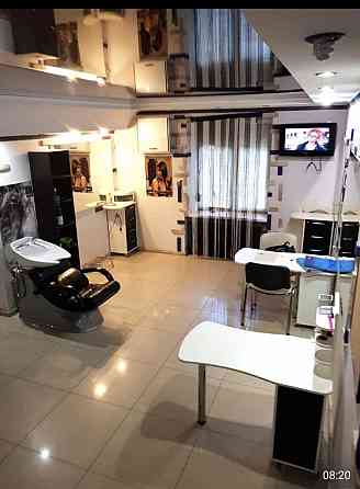 Небольшой салон красоты с оборудованием, ул.Университетская Донецк