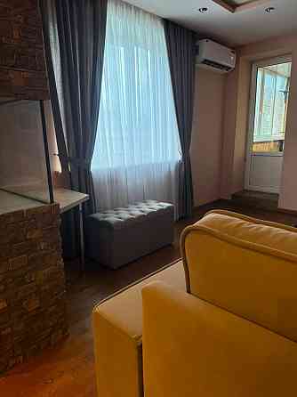 Продам большую квартиру студию Кутузова 21 Донецк