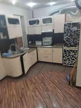 сдам 2х комн квартиру в калинин. р-не, шахтостроителей, евро, есть все. Донецк