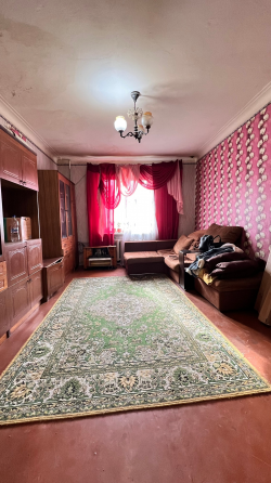 Продажа трехкомнатной квартиры в Червоногвардейском районе, ул.Коккинаки Макеевка