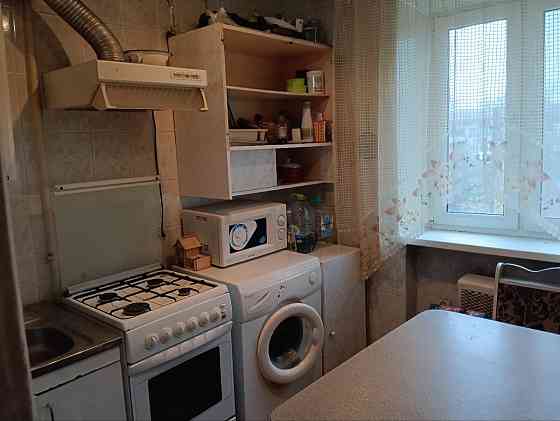 Сдам реальную 2 к. кв. возле Калининского рынка, есть накопительная система Донецк