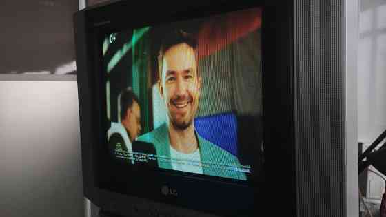 маленький LG 15'' в рабочем состоянии ,имеется пульт управления Донецк