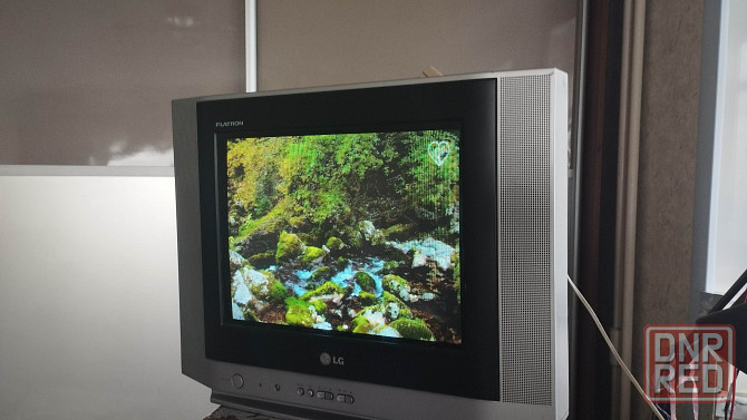 маленький LG 15'' в рабочем состоянии ,имеется пульт управления Донецк - изображение 1