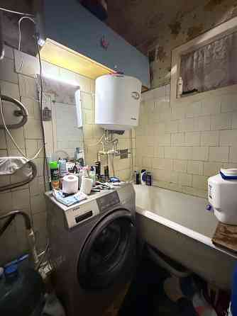 Продам 2-х комн. квартиру 2/5 в Червоногвардейском районе центр - улица Малиновского Макеевка