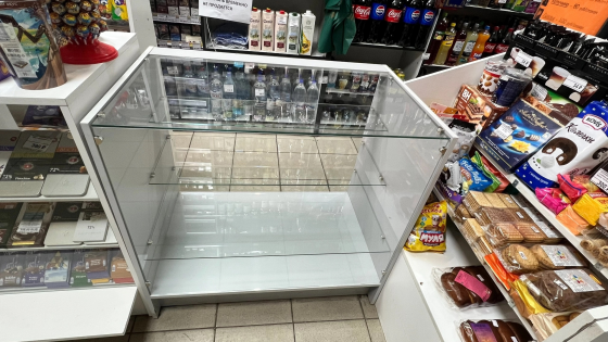 Торговое оборудование витрина стеклянная Донецк