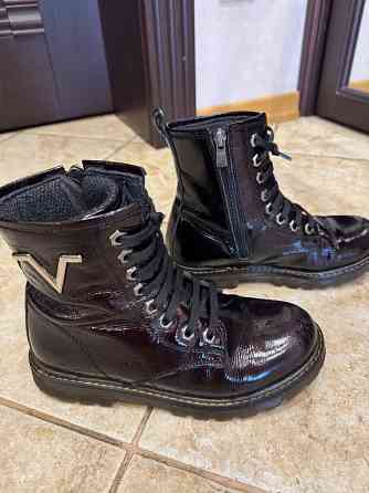 Ботинки для девочки , кожаные лаковые Донецк