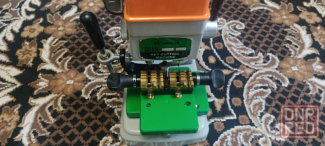 Новый станок для изготовления ключей Fugon 998A Донецк - изображение 1